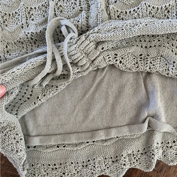 Crochet tie front cropped cardigan-light sage green - Picture 3 of 4